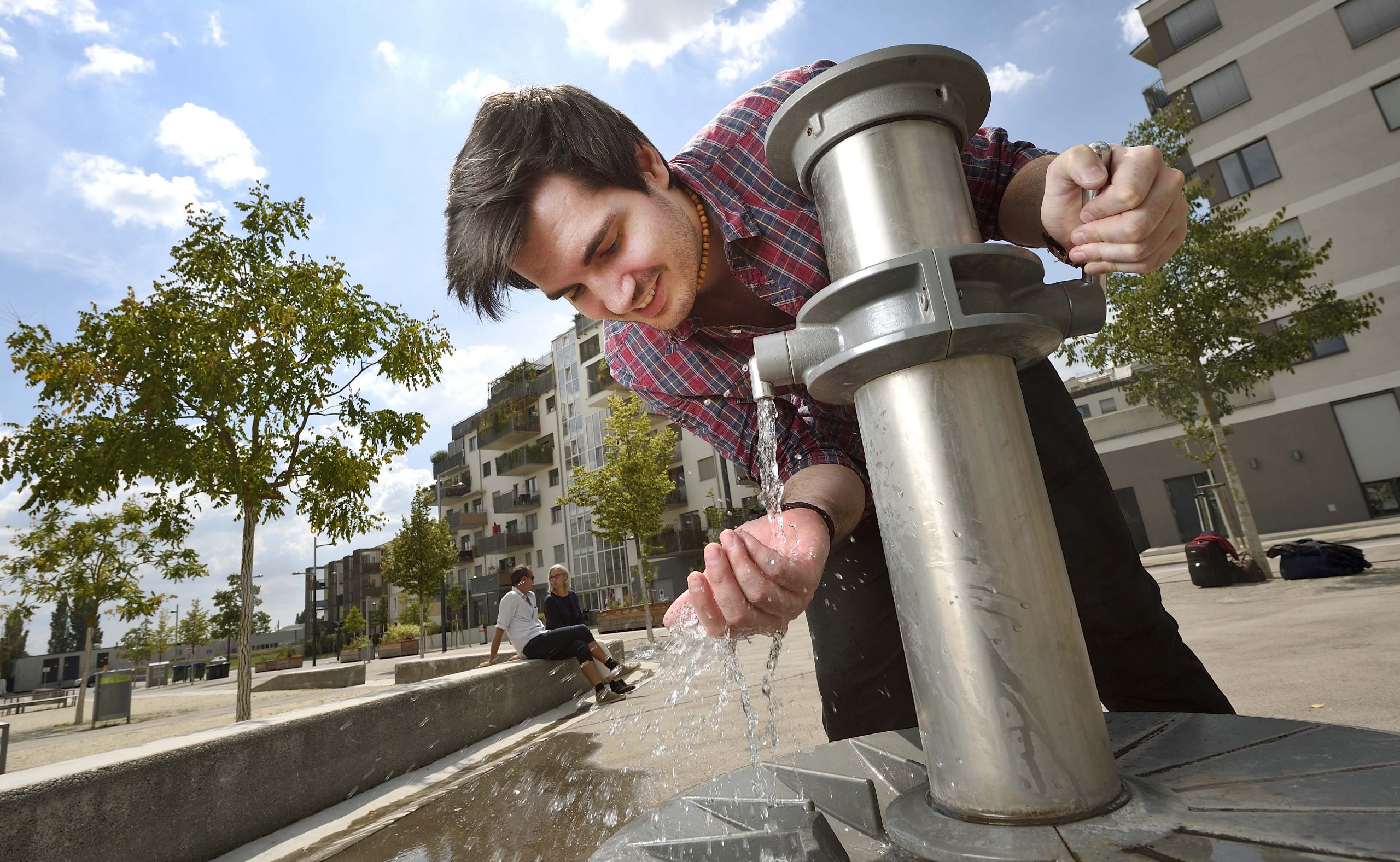 Unzählige Brunnen versorgen die Bevölkerung sowie Besucher und Besucherinnen Wiens mit frischem Trinkwasser. Jetzt einreichen für den Neptun Wasserpreis.