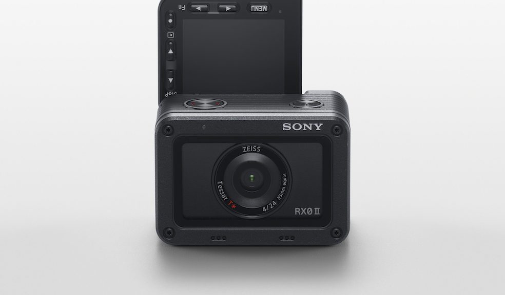 Neben dem neuen Sony Flaggschiff Alpha 1 unterstützt das SDK-Update auf Version 1.04 jetzt auch die Sony RX0 II (im Bild). (c) Sony