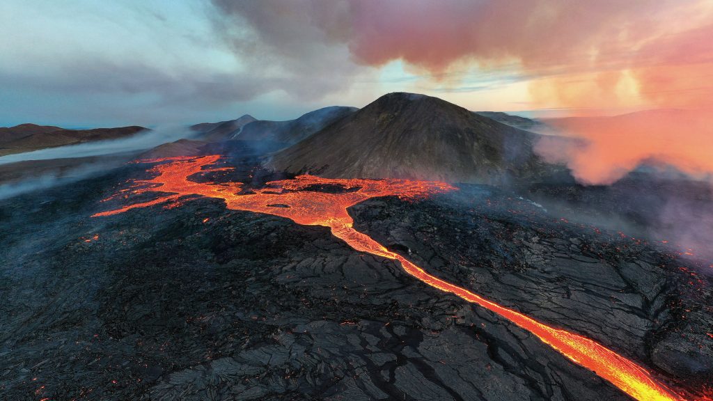 Drohnenfoto eines Vulkans von Raffaele Cabras Keller (c) Raffaele Cabras Keller / Skylum