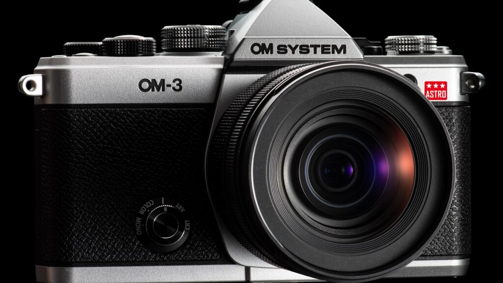 OM SYSTEM OM-3 ASTRO: eine spezielle Astrofotografie-Kamera die für die lebendige Darstellung roter Nebel entwickelt wurde.