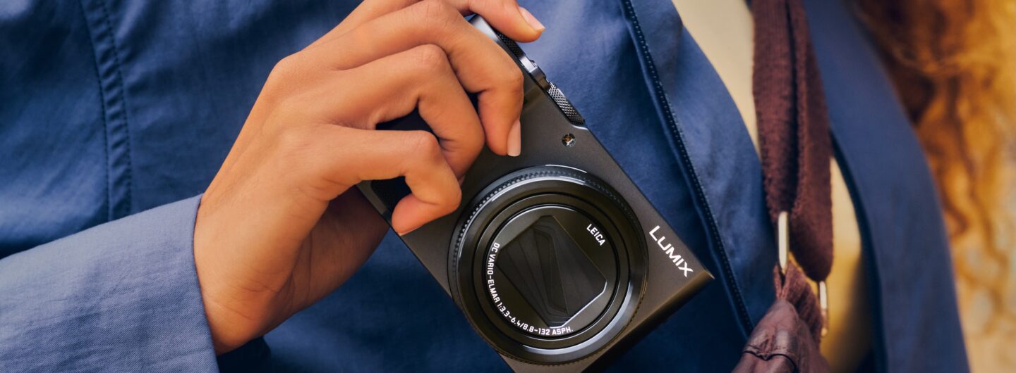 Die kleine und leichte LUMIX TZ300 kann leicht überallhin mitgenommen werden.(c) Panasonic