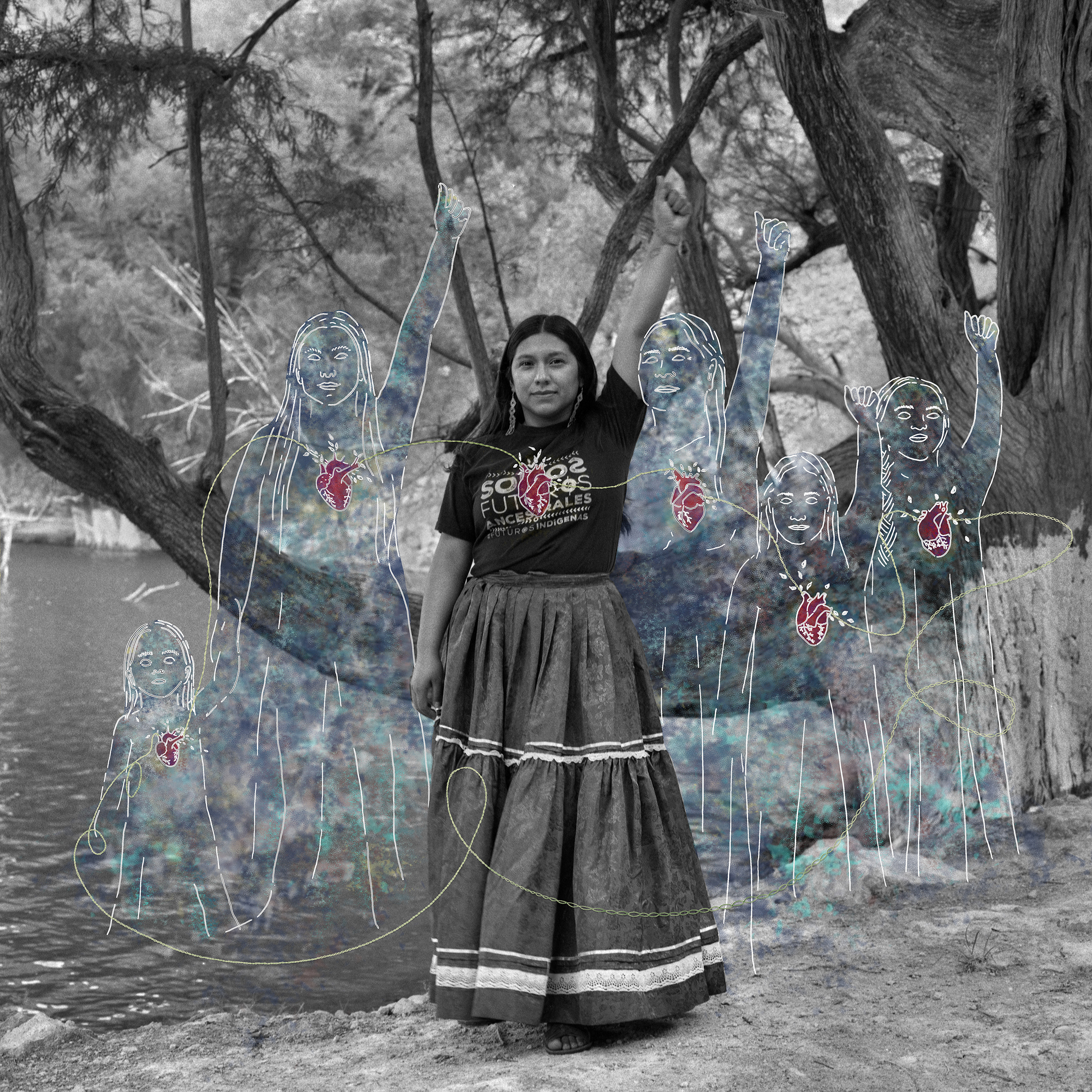 Mitzy Violeta Cortez ist Teil von „Indigenous Futures“, einem Netzwerk, das die Klimakrise aus der Perspektive indigener Völker thematisiert. Sie hat an den Klimakonferenzen COP26 und COP30 teilgenommen. In diesem Portrait wird sie zusammen mit ihren Vorfahren und zukünftigen Generationen als geeinte Verteidigung ihres Territoriums dargestellt. Das Foto ist Teil der Serie "Bilha, Stories of my Sisters". Foto: Citlali Fabián/Mexiko, Photographer of the Year und Gewinnerin der Professional-Competition-Kategorie Creative / Sony World Photography Awards 2026
