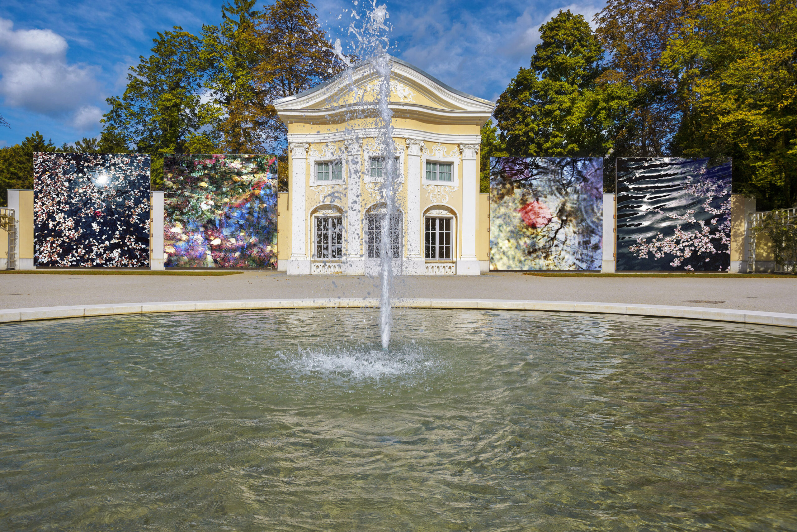 Das Open-Air-Fotofestival La Gacilly-Baden Photo findet in ganz Baden statt, unter anderem auch in der Orangerie im Badener Rosarium im Doblhoffpark. Foto: Festival La Gacilly-Baden Photo