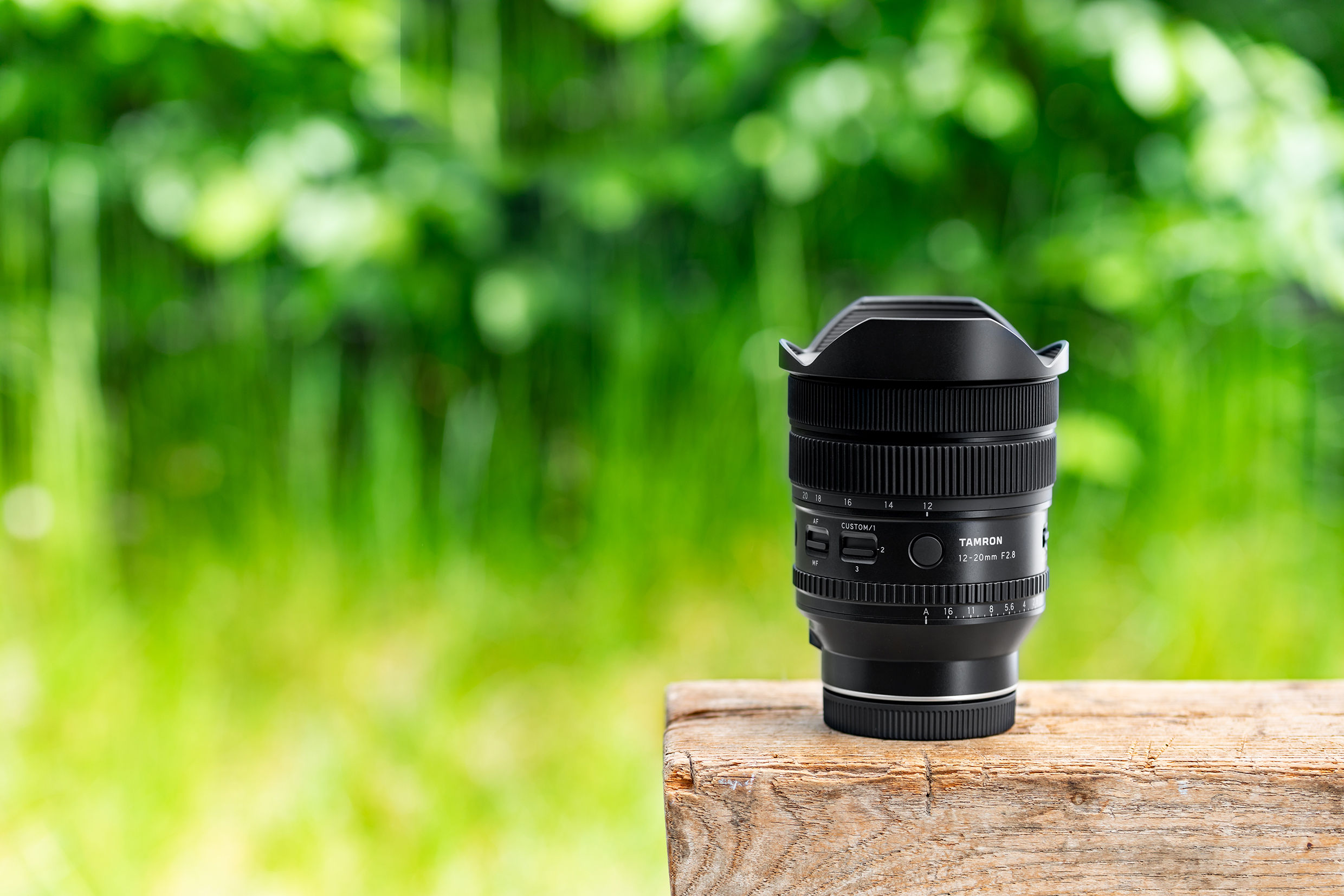 Das Tamron 12-20mm F2.8 (Modell A084) gibt es für Sony E-Mount (im Bild) und Nikon Z-Mount. (c) Tamron