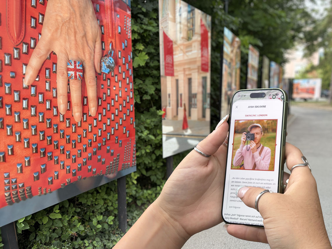 Ab sofort bietet eine Smartphone-App viel zusätzliche Infos zum Fotofestival La Gacilly-Baden Photo in Baden bei Wien. (c) Edition Lammerhuber / Festival La Gacilly-Baden Photo