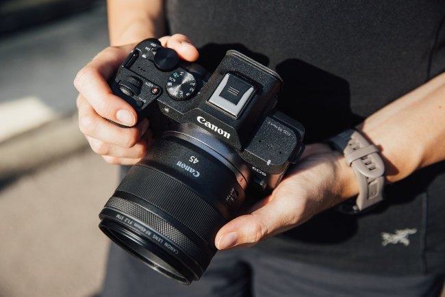 Die Software Dual Pixel 3D Converter konvertiert sowohl Dual Pixel RAW-Dateien ausgewählter EOS-Kameras als auch JPEG-Dateien mit Tiefeninformationen der neuen Canon EOS R8 Mark II in 3D-Bilder mit Tiefeninformationen bzw. 3D-Modelle in den Dateiformaten OBJ und GLB, die sich in gängigen Anwendungen bearbeiten lassen. (c) Canon